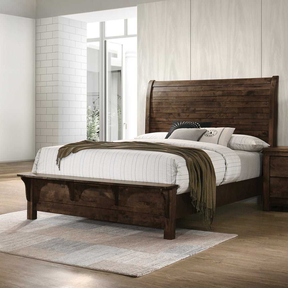 New Classic Blue Ridge Queen Bed