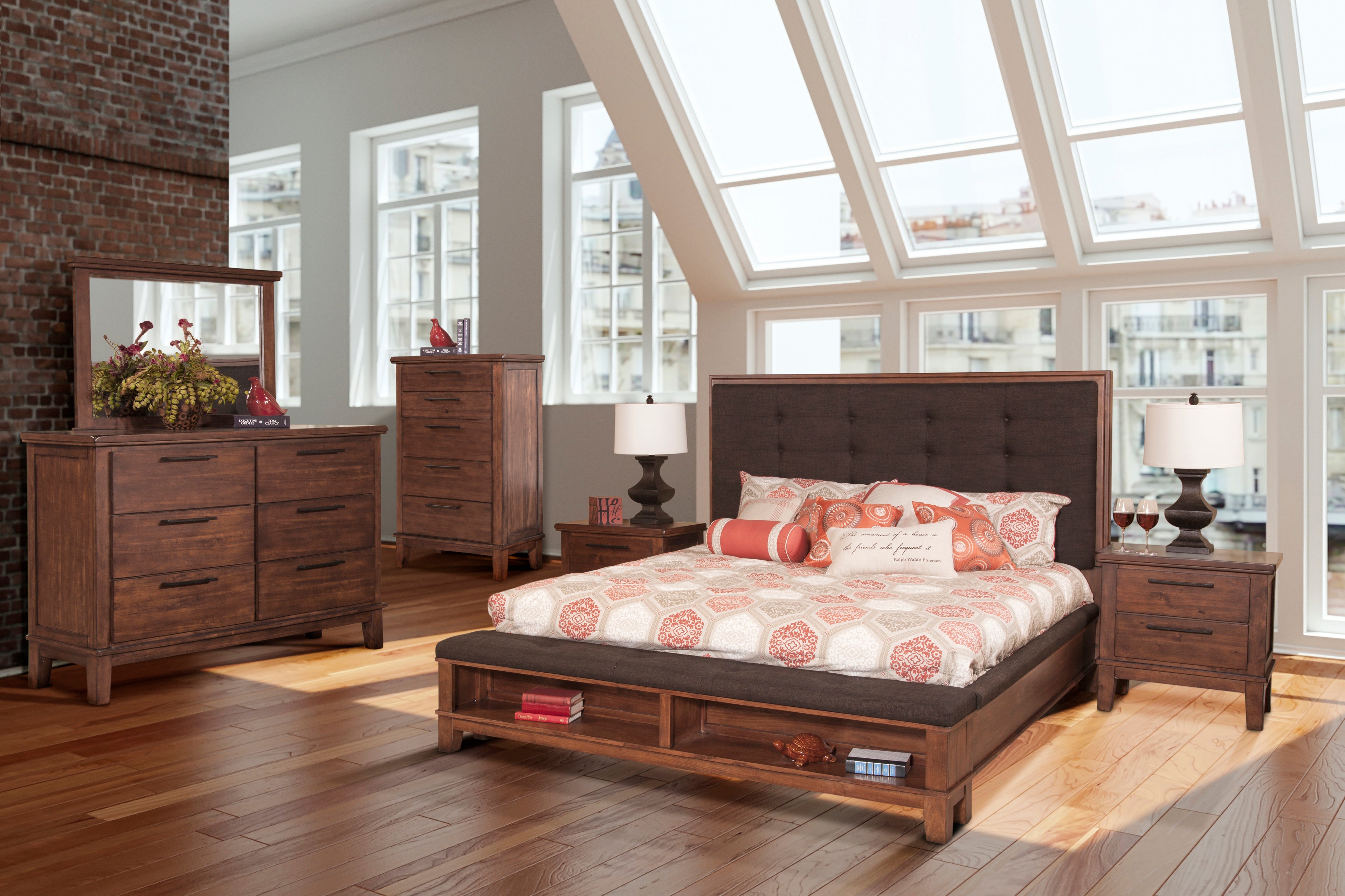 New Classic Cagney Queen Bedroom Set