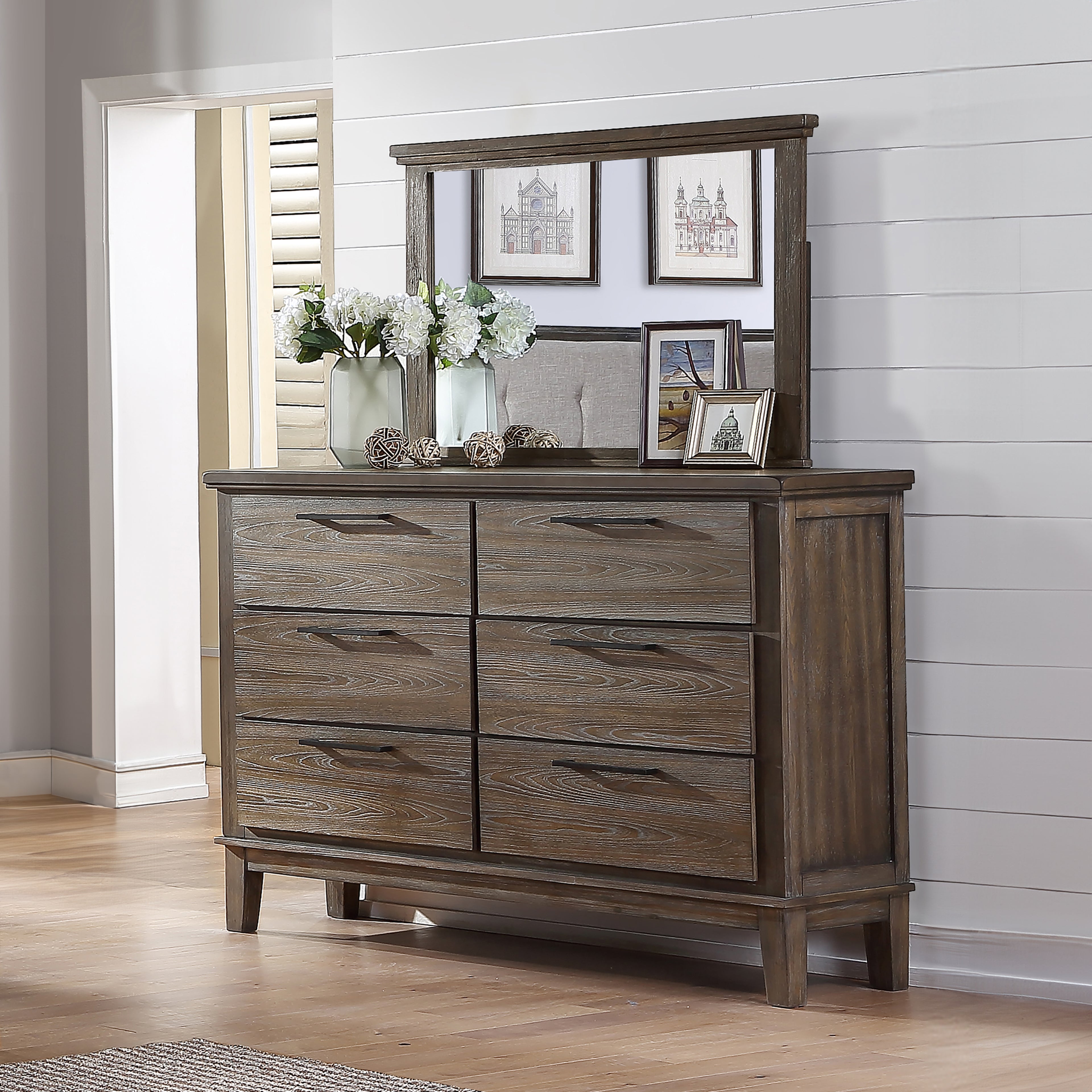 New Classic Cagney Cal King Bedroom Set