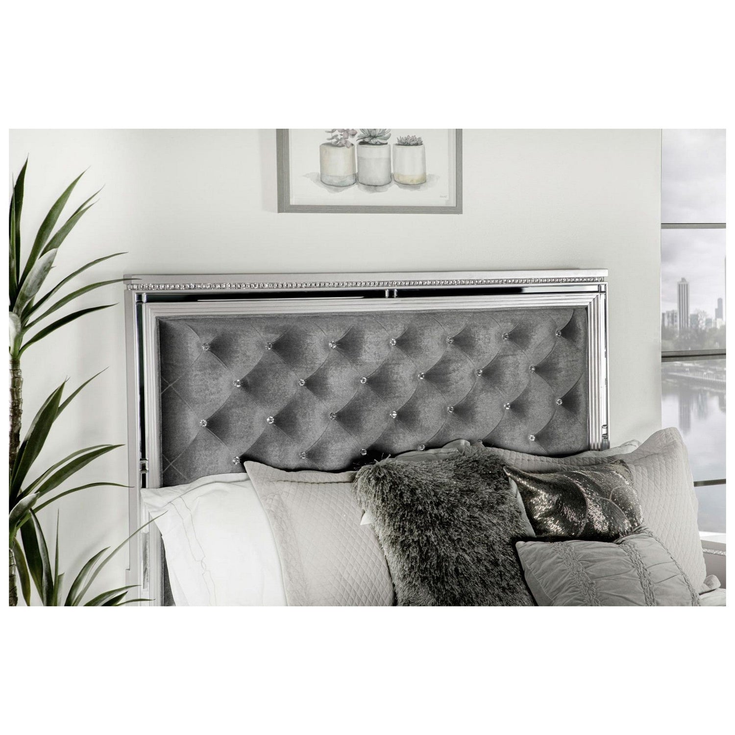 Eleanor Upholstered Tufted Bed Metallic 223461KE