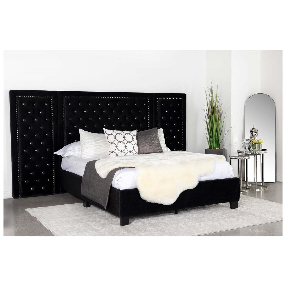 Hailey Upholstered Platform Eastern King Bed with Wall Panel Black 315925KE-SP