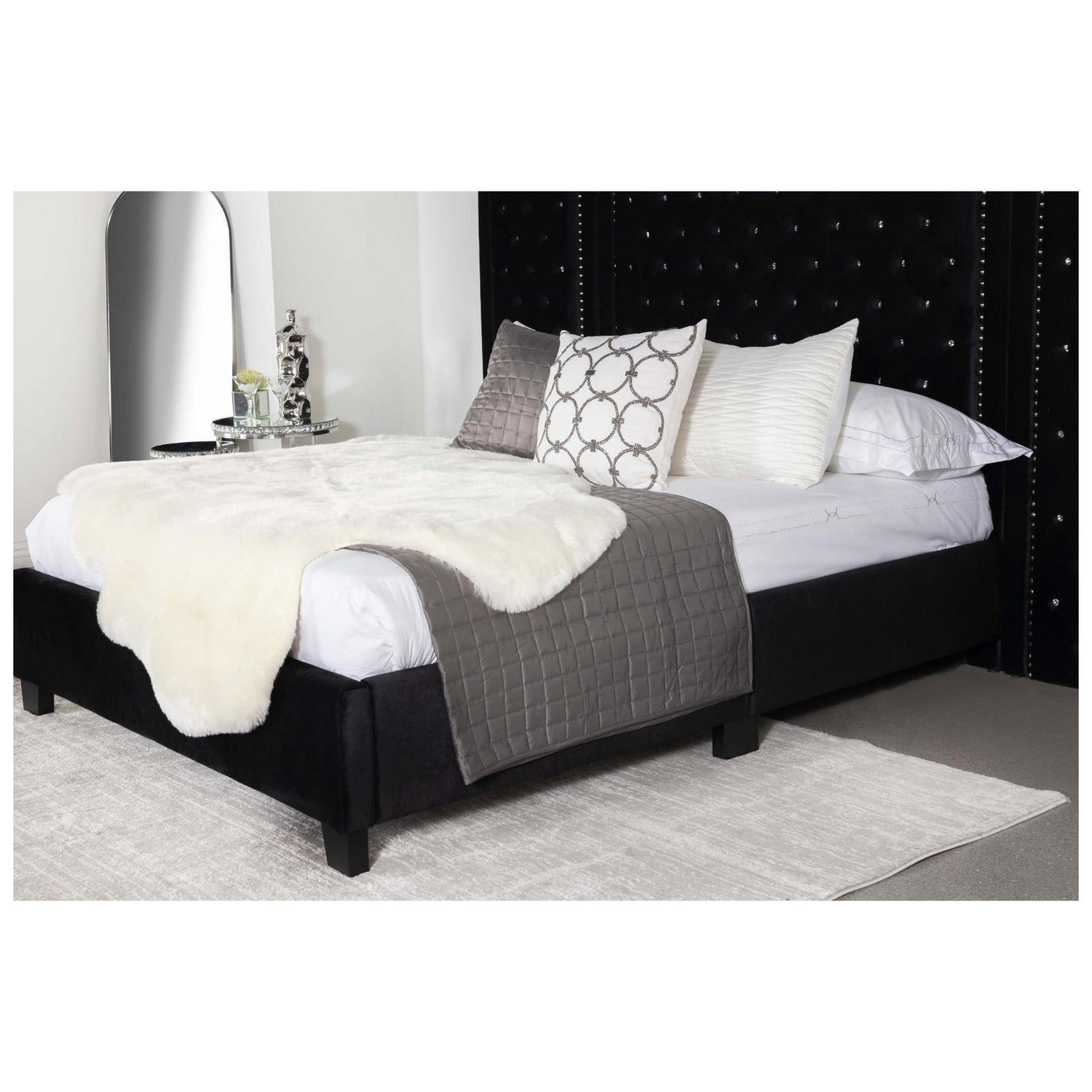 Hailey Upholstered Platform Eastern King Bed with Wall Panel Black 315925KE-SP