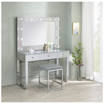 Umbridge 3-drawer Vanity with Lighting Chrome and White 935934