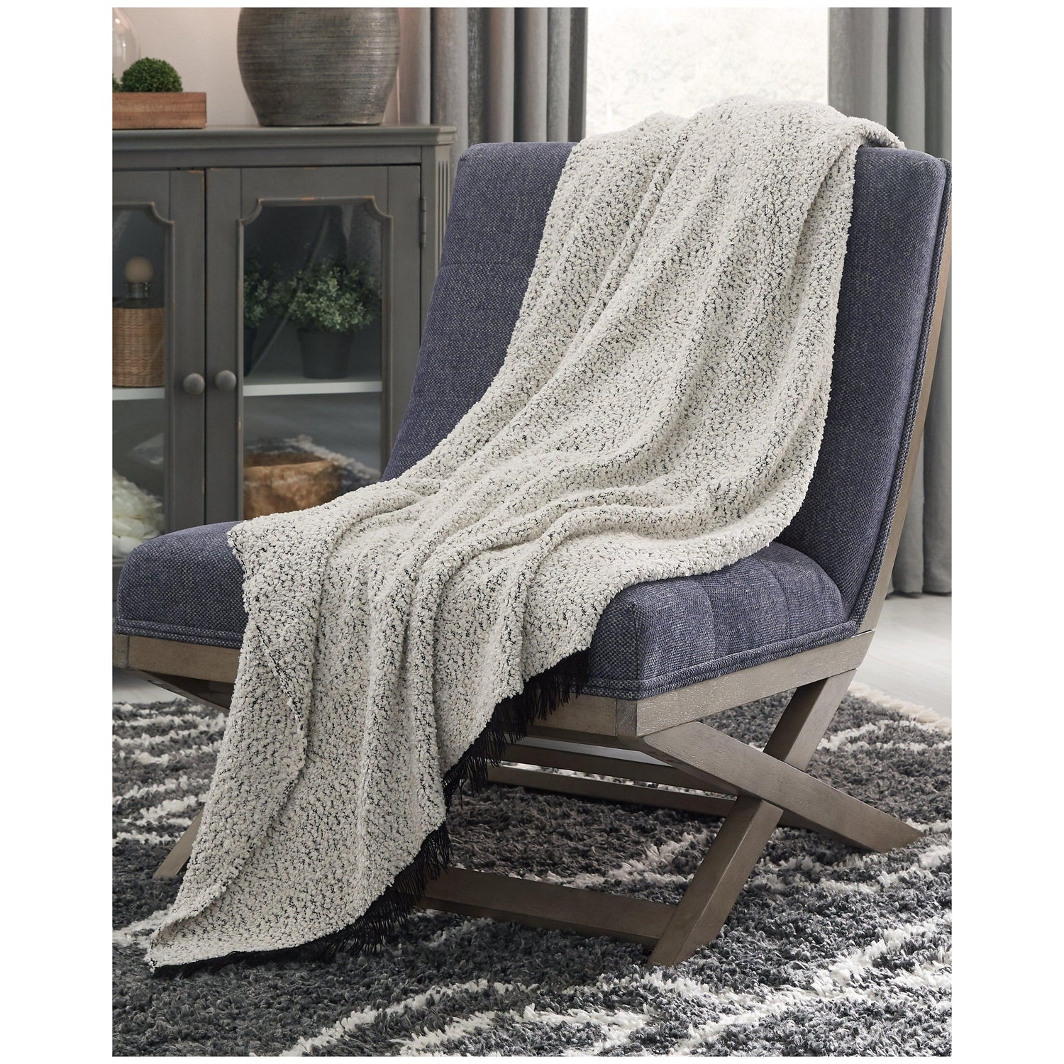 Leonita Throw Ash-A1000769T