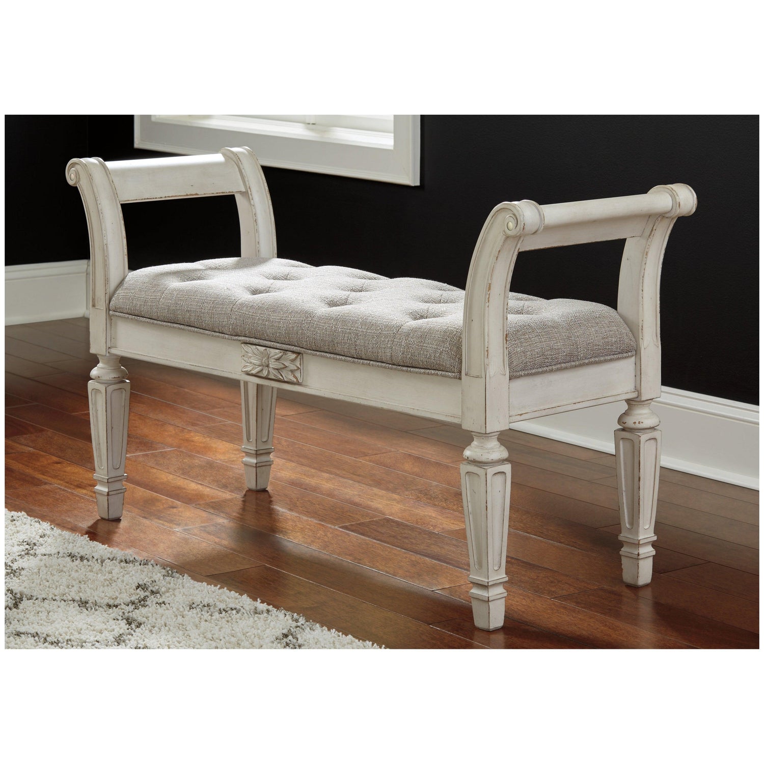 Realyn Accent Bench Ash-A3000157