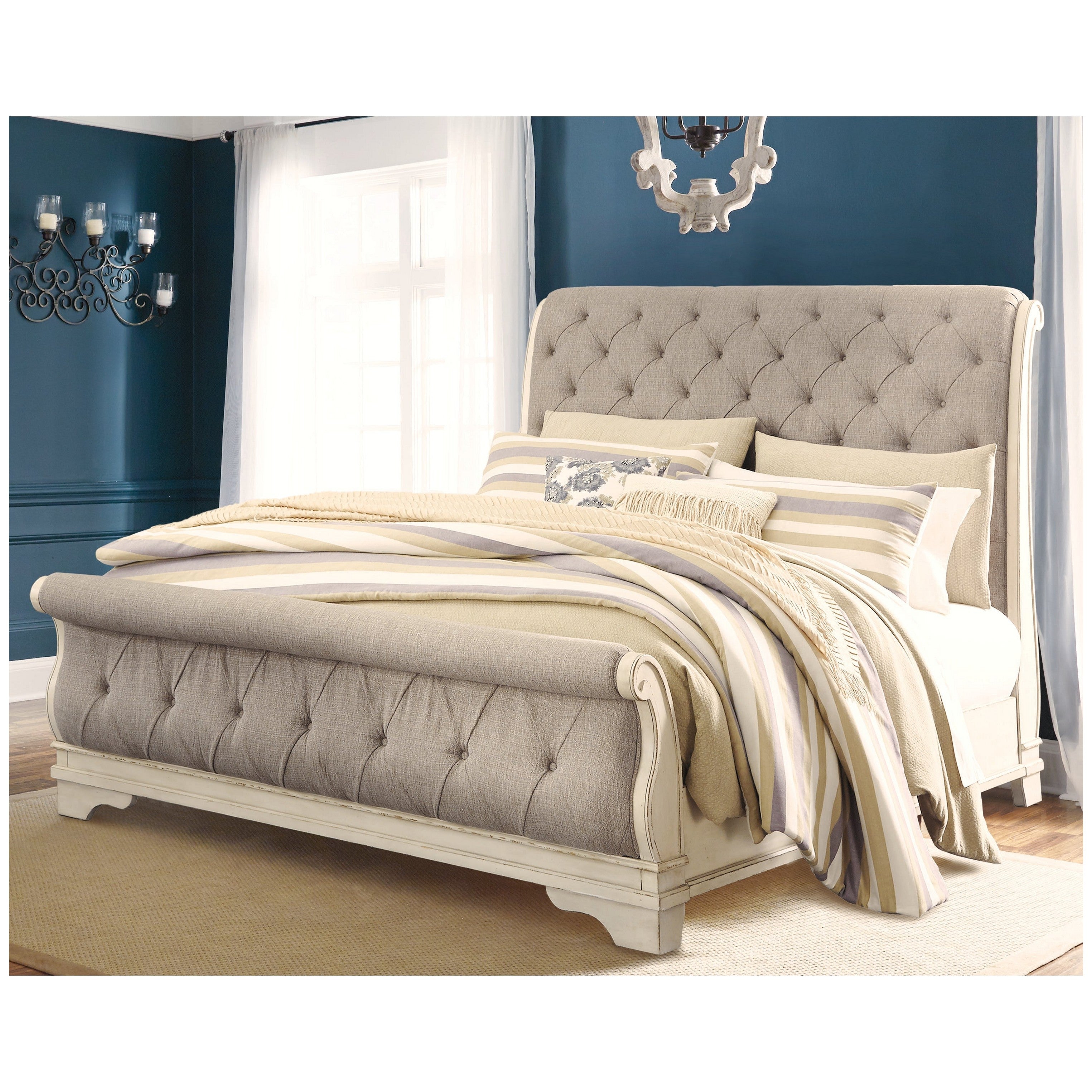 Realyn Sleigh Bed Ash-B743B4