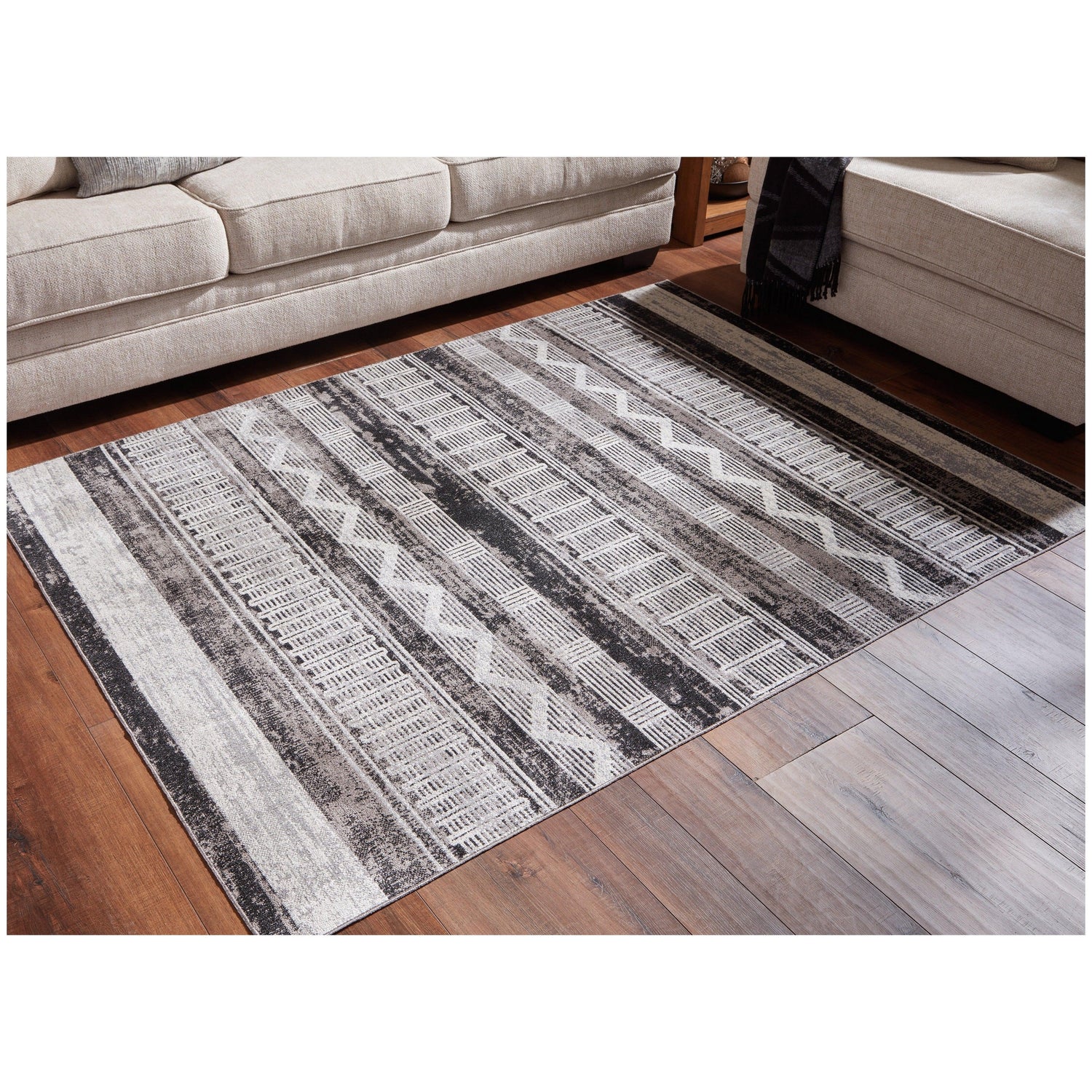 Henchester Rug Ash-R405992