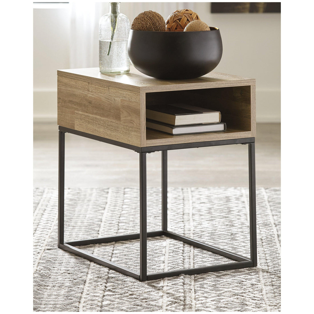 Gerdanet End Table Ash-T150-3