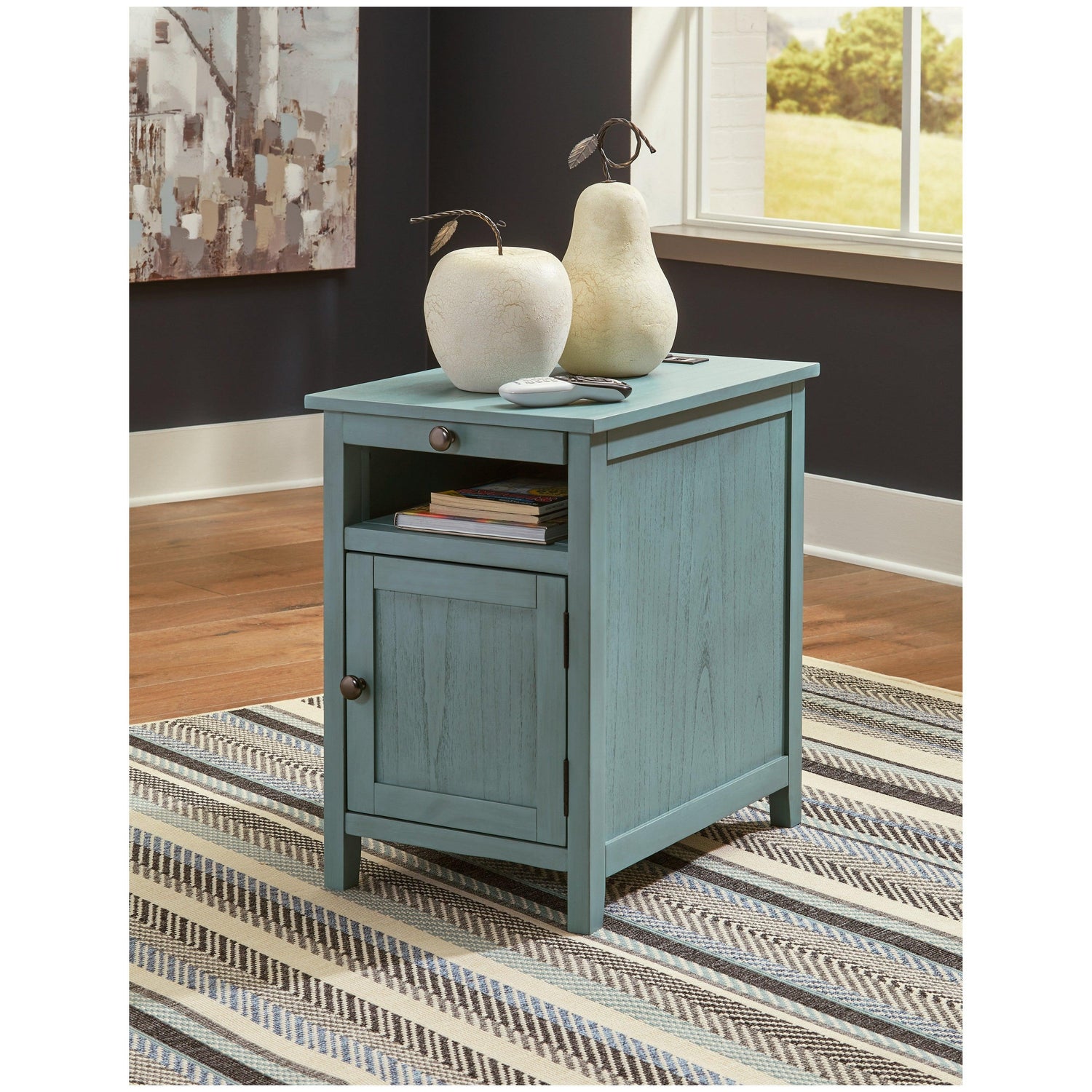 Treytown Chairside End Table Ash-T300-217