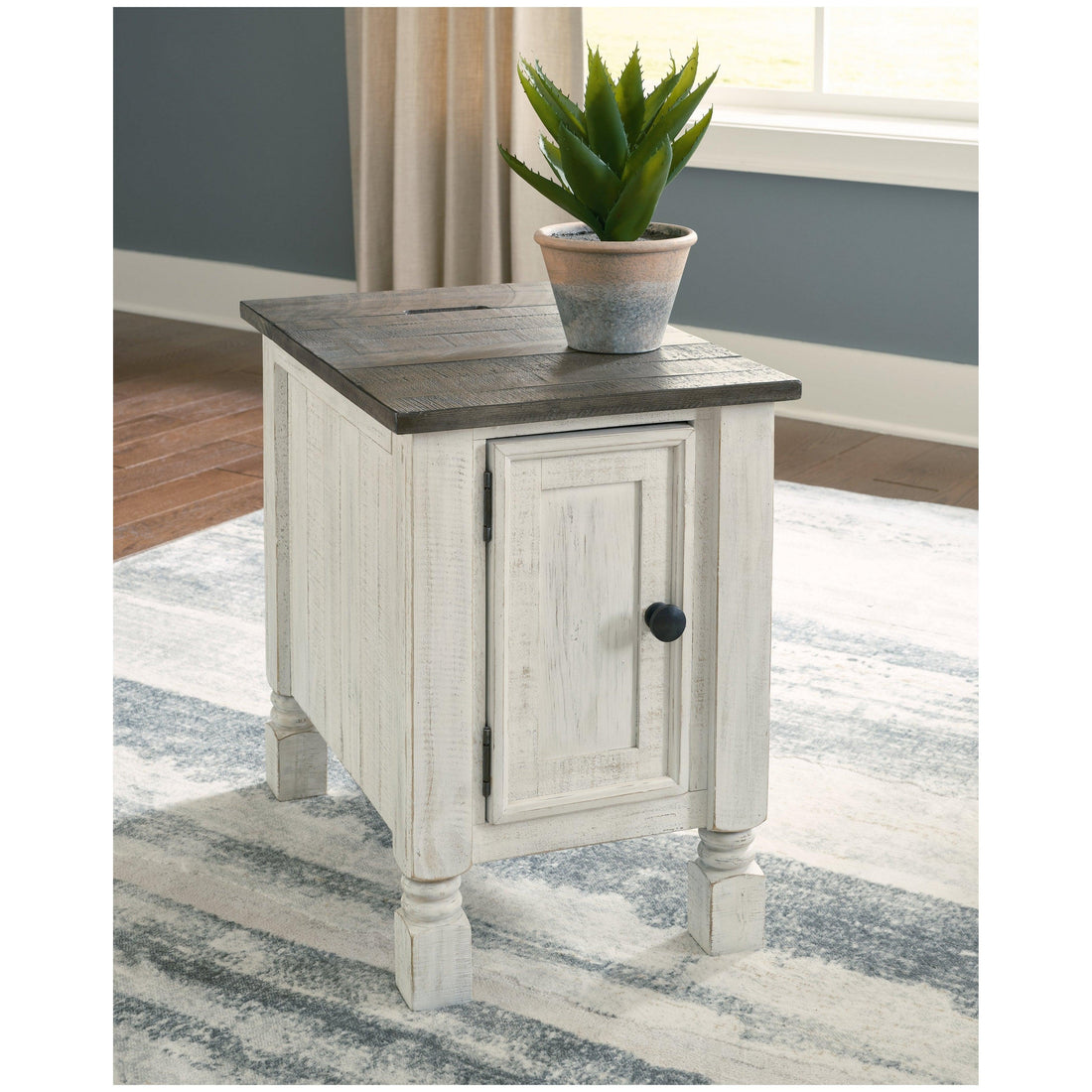 Havalance Chairside End Table Ash-T994-7