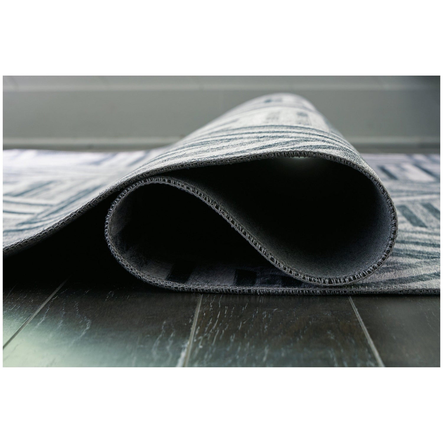 Adalock Rug - Ash-R405792 - Underkut