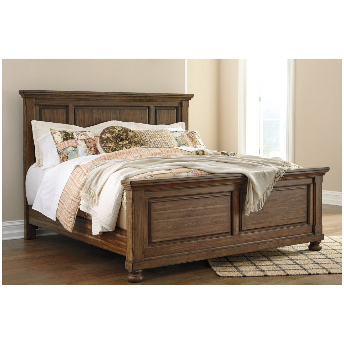 Flynnter Panel Bed