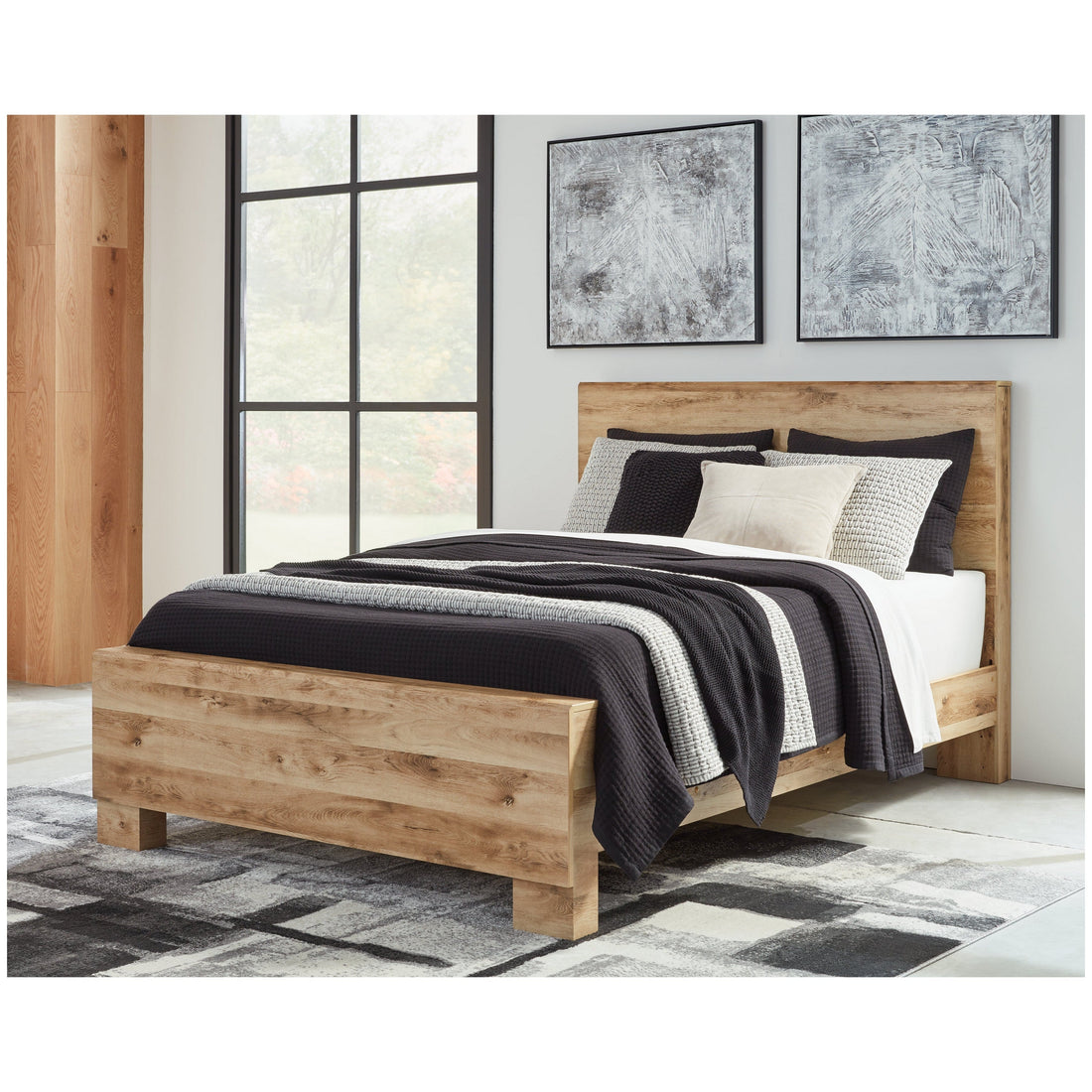 Hyanna Panel Bed