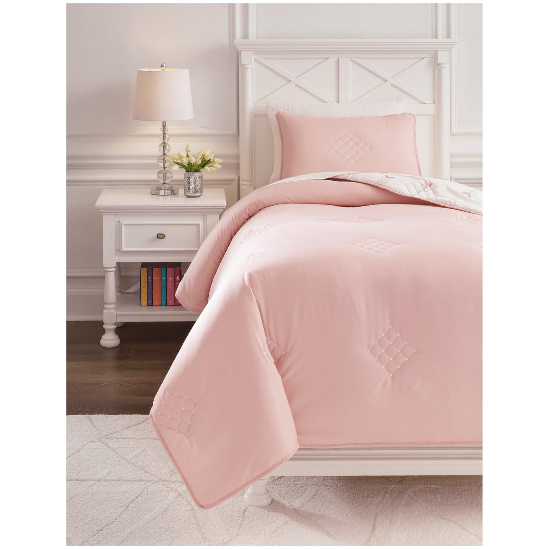 Lexann Comforter Set