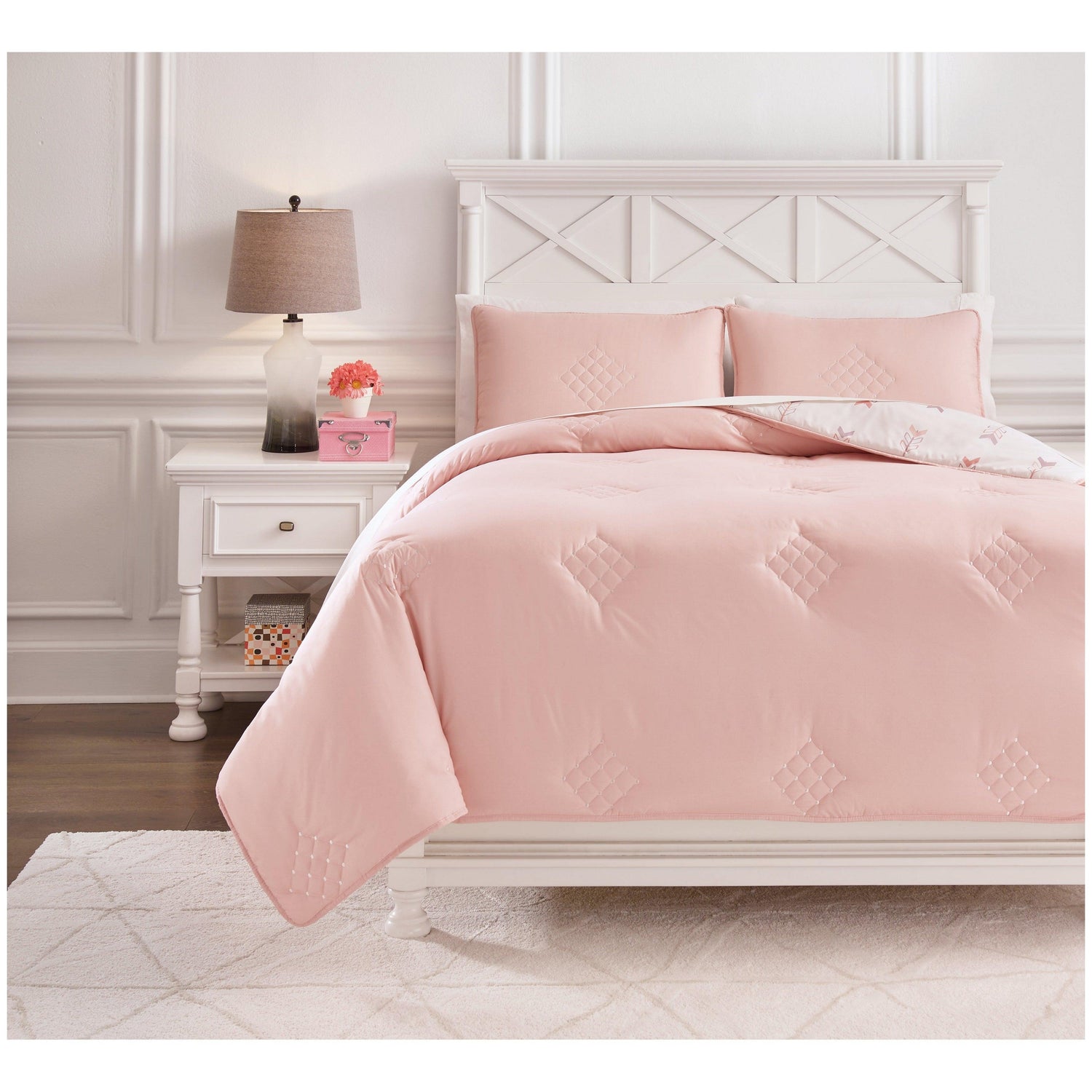 Lexann Comforter Set