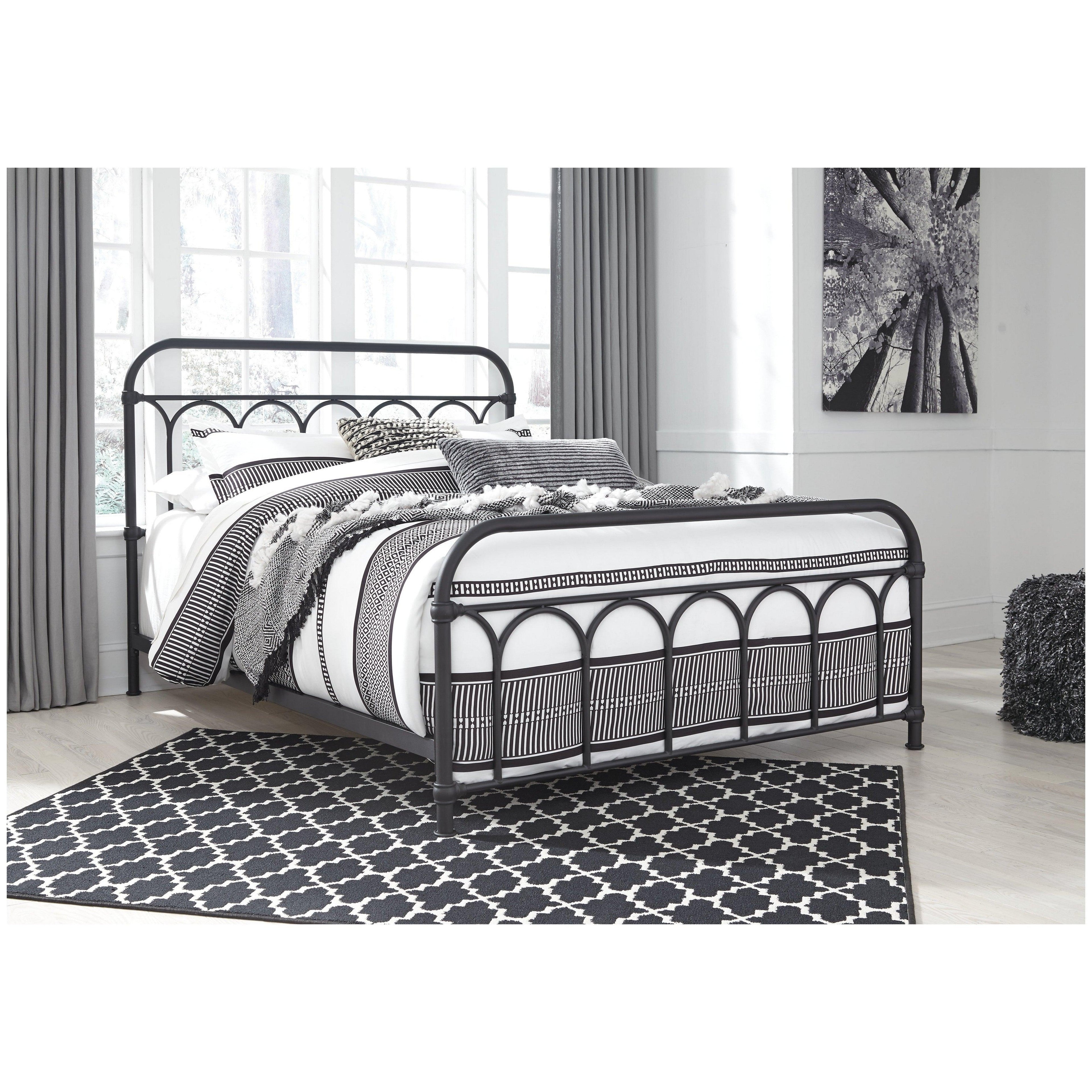 Nashburg Metal Bed