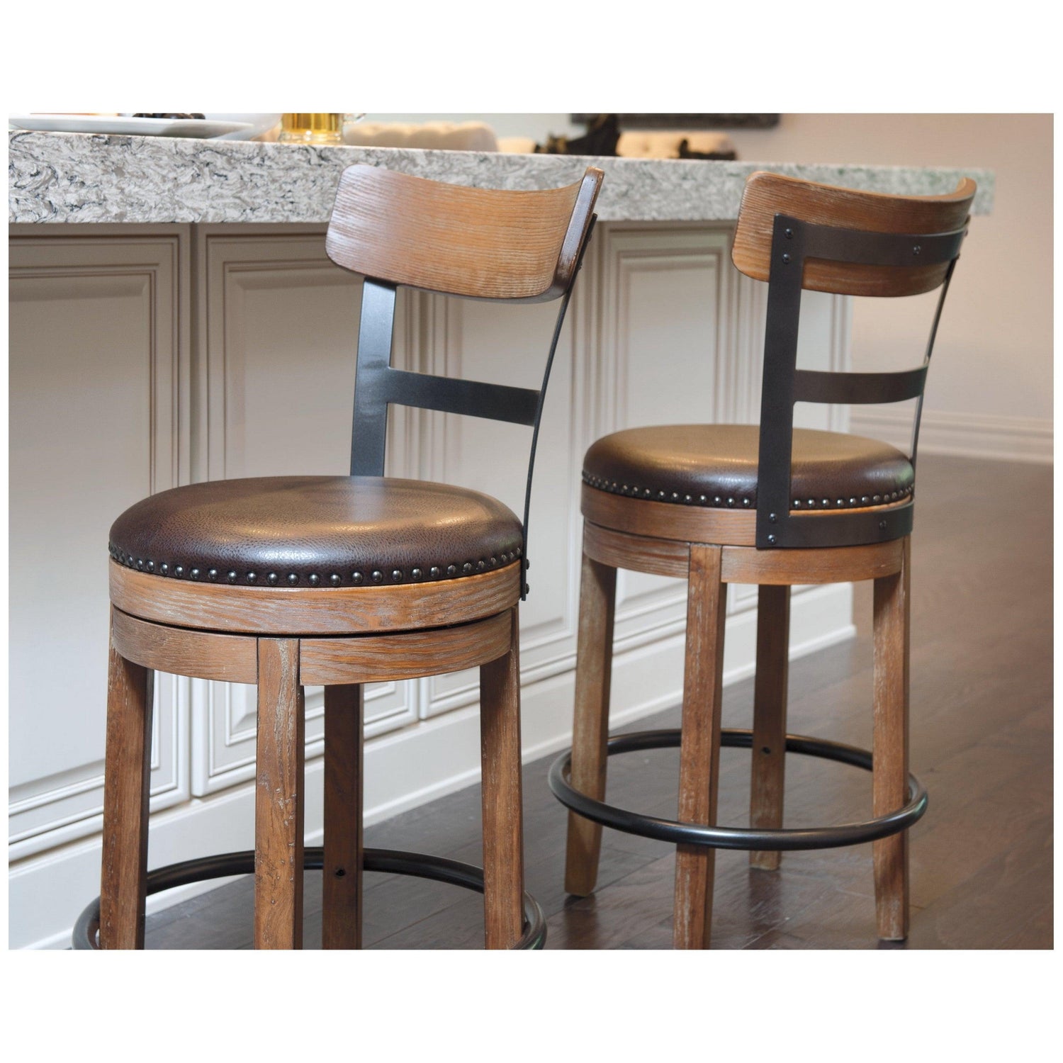 Pinnadel Bar Stool