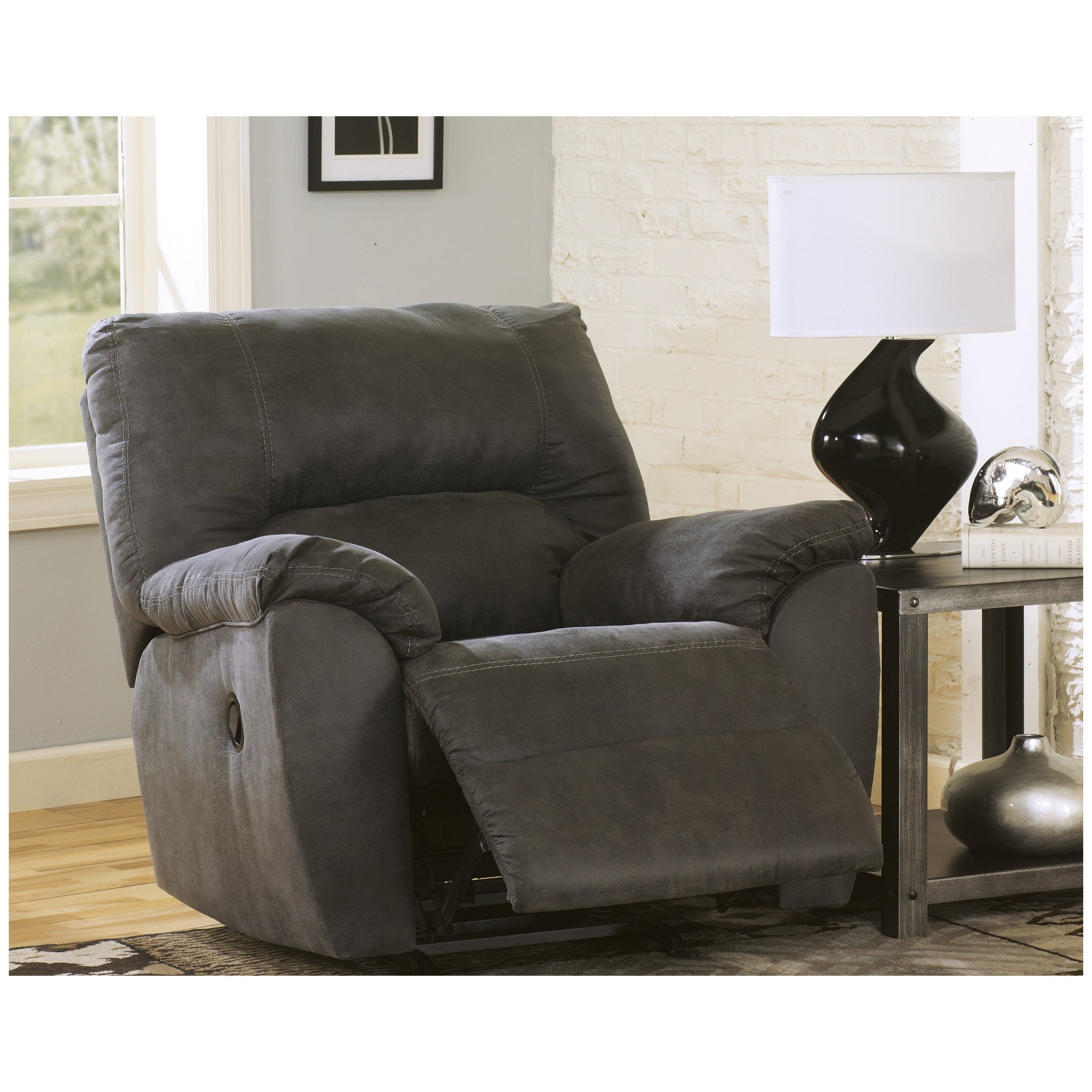 Tambo Recliner